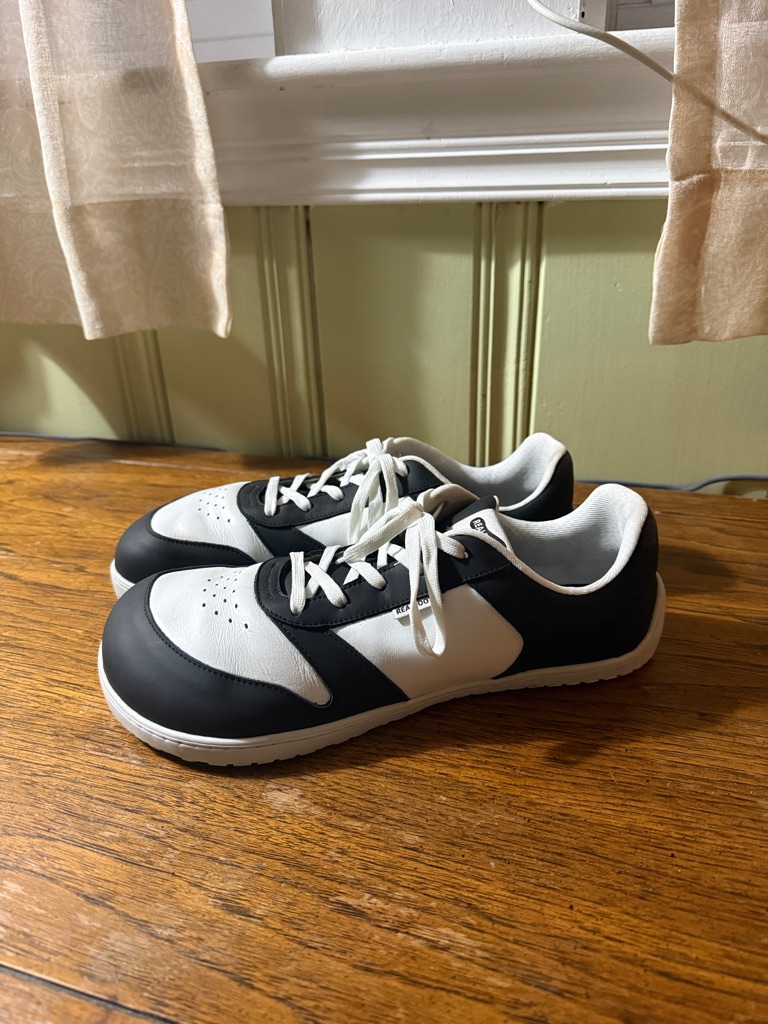 Realfoot Pulse Men's Black & White Low-Top Sneakers